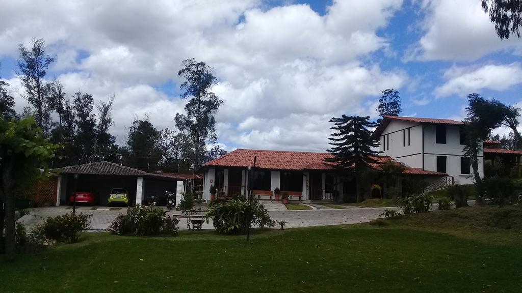 Hosteria Quinta Emilia Quito Exterior foto